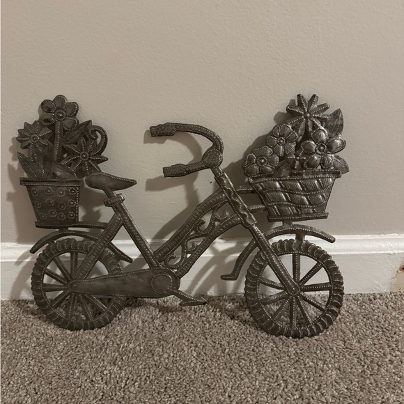Metal Silver Bicycle Decor - Picture 6 of 7